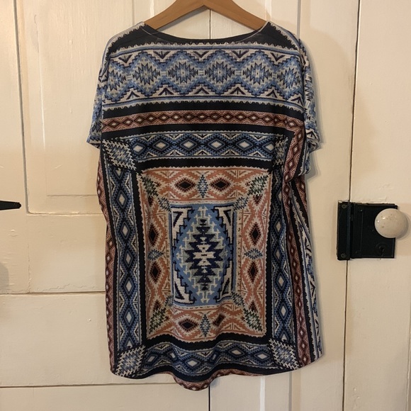 Size M Charming Charlie Aztec print shirt - Picture 4 of 4